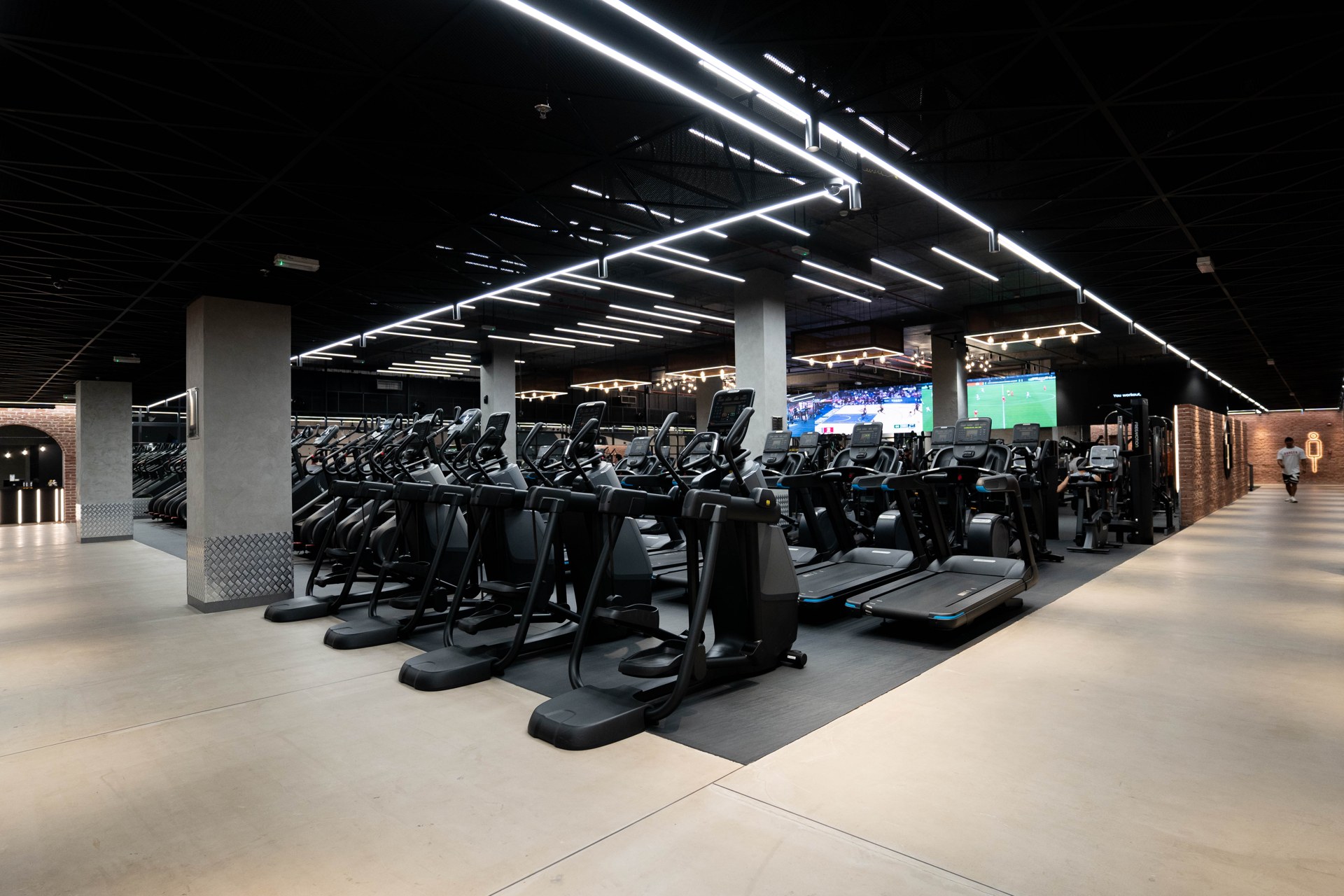 The training floor at TRAIN The Galleria